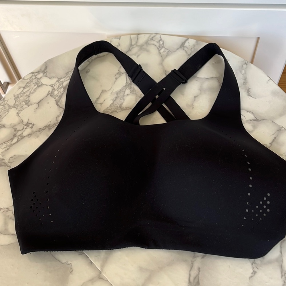 Lululemon Air Support sports bra 36D
